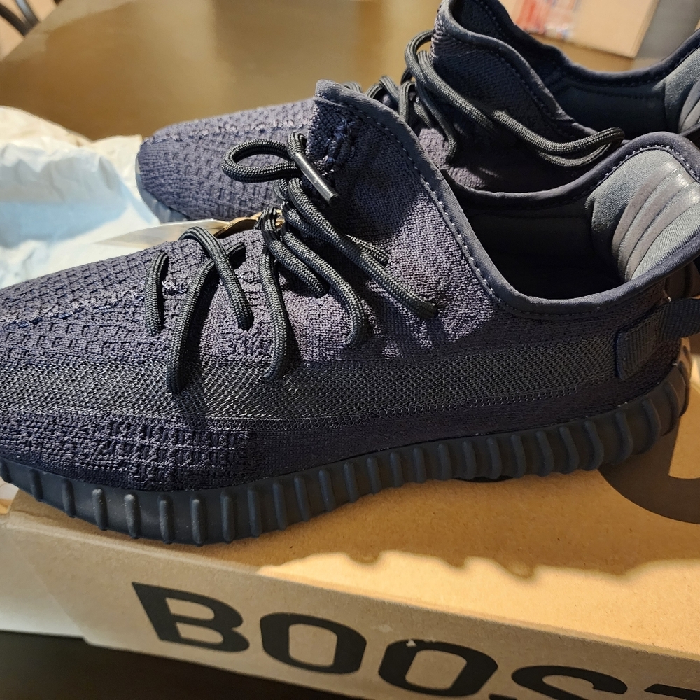 Yezzy 350 v2 mens size 10